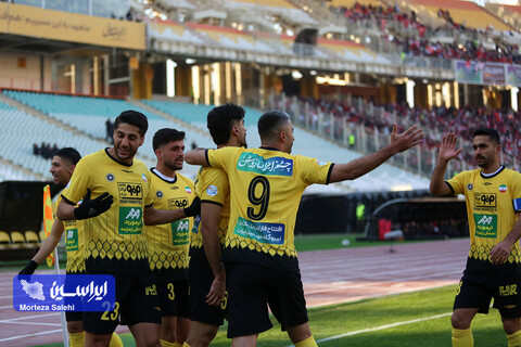 چشم ایران روشن؛ بازتاب افتتاح فاز اول بزرگترین نیروگاه خورشیدی ایران در ورزشگاه نقش جهان