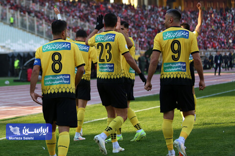 چشم ایران روشن؛ بازتاب افتتاح فاز اول بزرگترین نیروگاه خورشیدی ایران در ورزشگاه نقش جهان