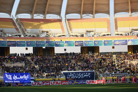 چشم ایران روشن؛ بازتاب افتتاح فاز اول بزرگترین نیروگاه خورشیدی ایران در ورزشگاه نقش جهان