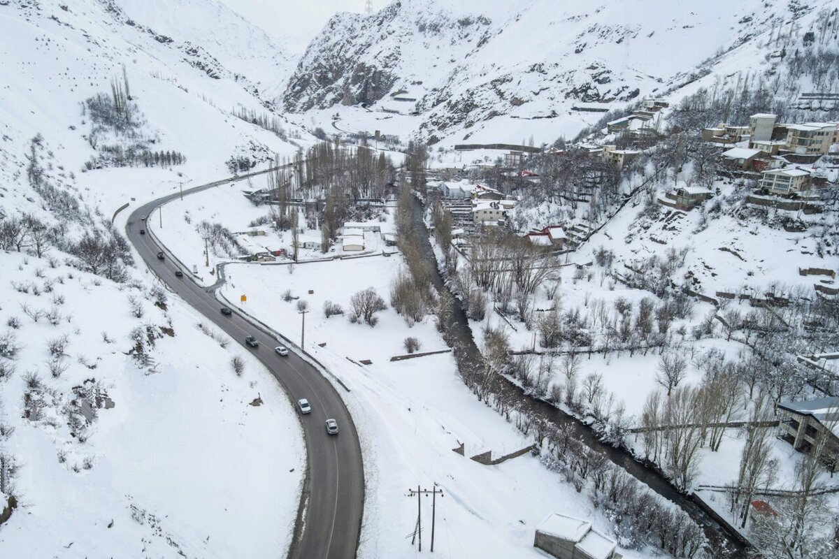 بارش برف در ارتفاعات و نقاط سردسیر کشور/افزایش نسبی آلاینده ها در تهران و کرج