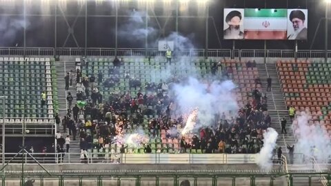 آتش بازی ذوب‌آهنی‌ها قبل از دیدار با ملوان