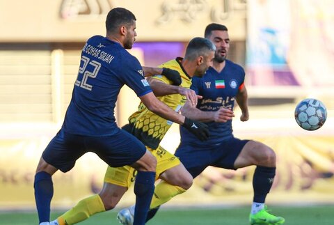 خلاصه بازی گل گهر - سپاهان/ تساوی بدموقع طلایی‌ها