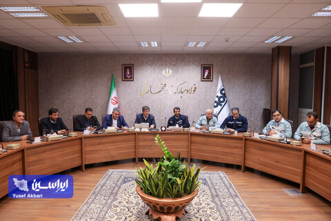 نشست مشترک مدیرعامل و معاونین شرکت فولاد مبارکه با مدیرعامل شرکت راه آهن و هیئت همراه