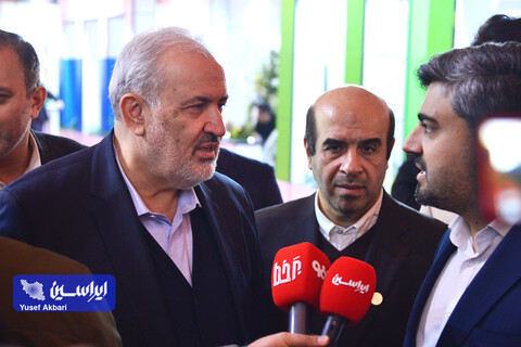 بازدید وزیر نیرو از چهاردهمین نمایشگاه بین‌المللی انرژی‌های تجدیدپذیر