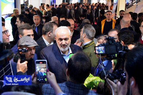 بازدید وزیر نیرو از چهاردهمین نمایشگاه بین‌المللی انرژی‌های تجدیدپذیر