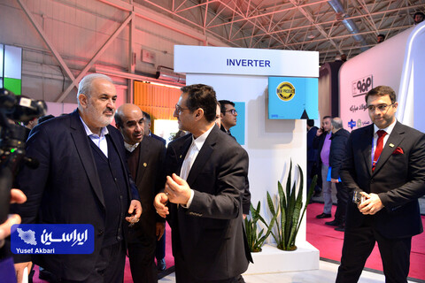 بازدید وزیر نیرو از چهاردهمین نمایشگاه بین‌المللی انرژی‌های تجدیدپذیر