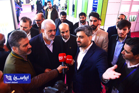 بازدید وزیر نیرو از چهاردهمین نمایشگاه بین‌المللی انرژی‌های تجدیدپذیر