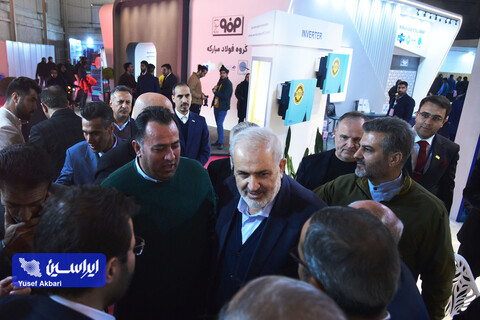 بازدید وزیر نیرو از چهاردهمین نمایشگاه بین‌المللی انرژی‌های تجدیدپذیر