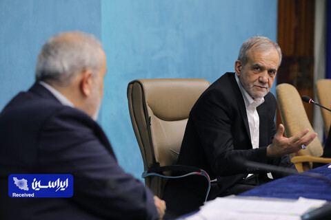 نشست رئیس جمهور با مدیران شرکت‌های فولادی