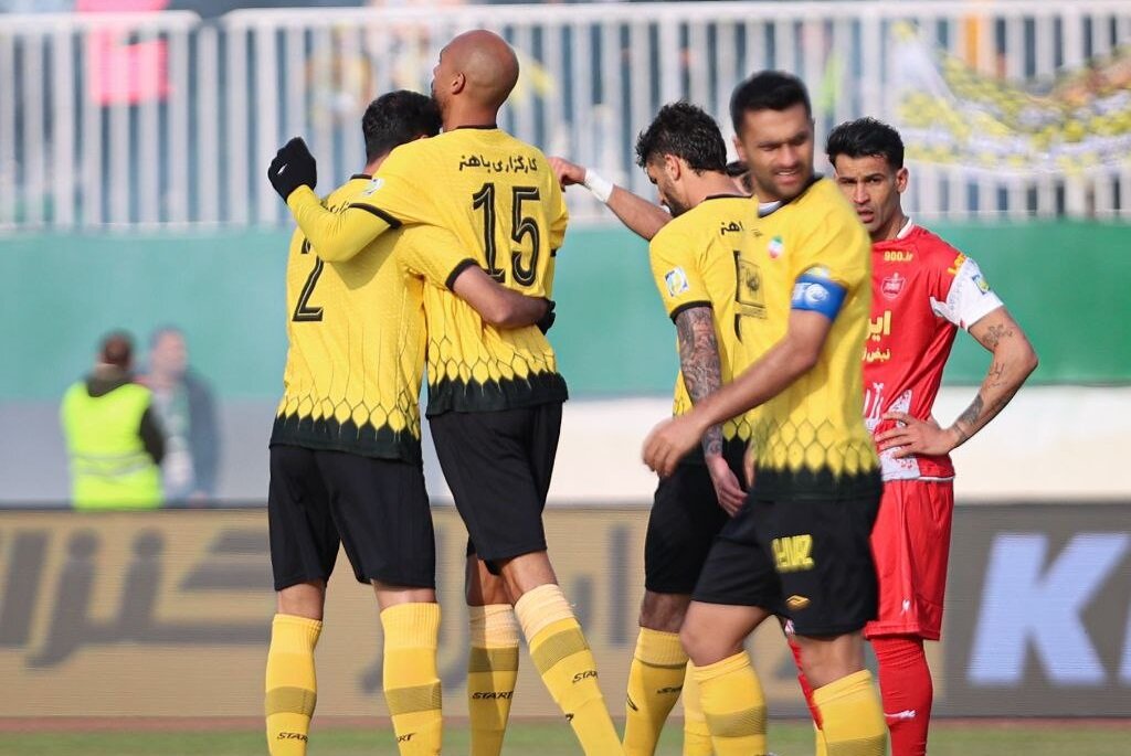 خلاصه بازی سپاهان - پرسپولیس/ قهرمانی طلایی‌پوشان در سوپرجام