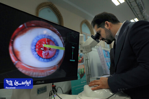 بازدید رهبر انقلاب از نمایشگاه توانمندی‌ها و دستاوردهای بخش خصوصی