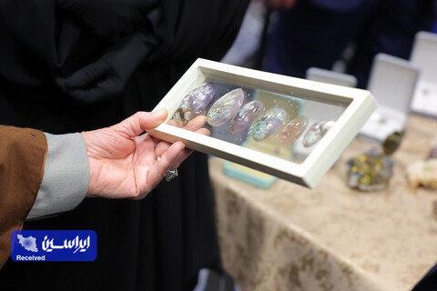 بازدید رهبر انقلاب از نمایشگاه توانمندی‌ها و دستاوردهای بخش خصوصی