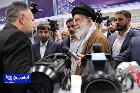 بازدید رهبر انقلاب از نمایشگاه توانمندی‌ها و دستاوردهای بخش خصوصی