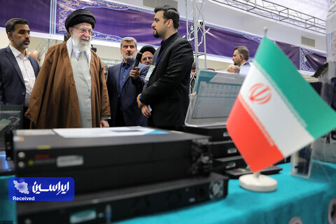 بازدید رهبر انقلاب از نمایشگاه توانمندی‌ها و دستاوردهای بخش خصوصی