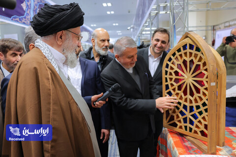 بازدید رهبر انقلاب از نمایشگاه توانمندی‌ها و دستاوردهای بخش خصوصی