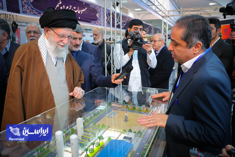 بازدید رهبر انقلاب از نمایشگاه توانمندی‌ها و دستاوردهای بخش خصوصی