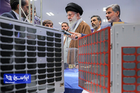 بازدید رهبر انقلاب از نمایشگاه توانمندی‌ها و دستاوردهای بخش خصوصی