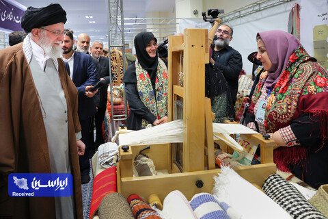 بازدید رهبر انقلاب از نمایشگاه توانمندی‌ها و دستاوردهای بخش خصوصی