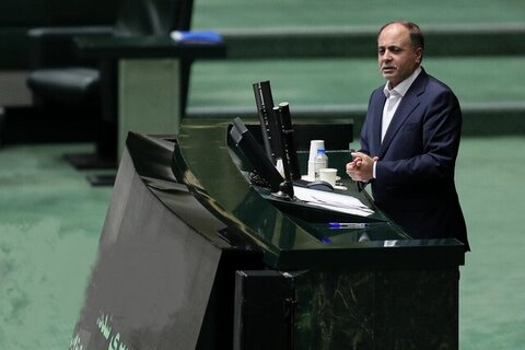 در مبارزه با هرگونه فساد و انحصار به هر قیمتی می‌ایستیم