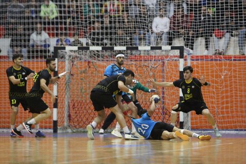 میزبانی سپاهان از نماینده کازرون