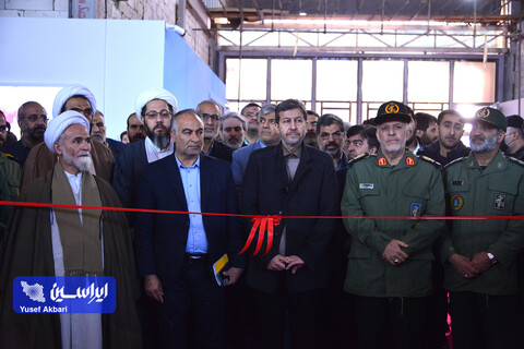 آیین افتتاح نمایشگاه زاینده‌نور