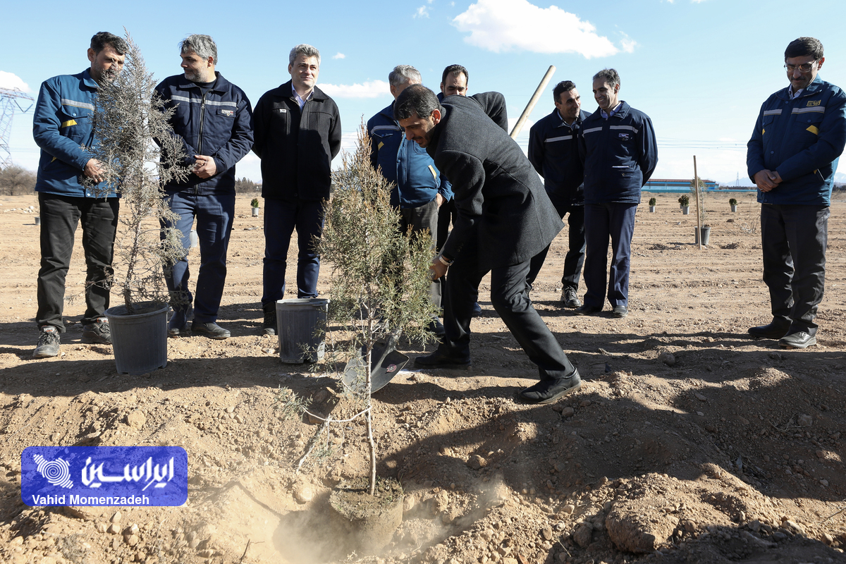 توجه به محیط‌زیست و کاشت نهال در فولاد مبارکه یک ارزش است
