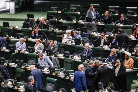 تعطیلی پنج‌شنبه به ۱۴۰۴ موکول شد/تعطیلی شنبه‌ها منتفی است