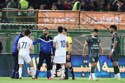 عصبانیت ماشاریپوف پس از خطای بازیکن ذوب‌آهن