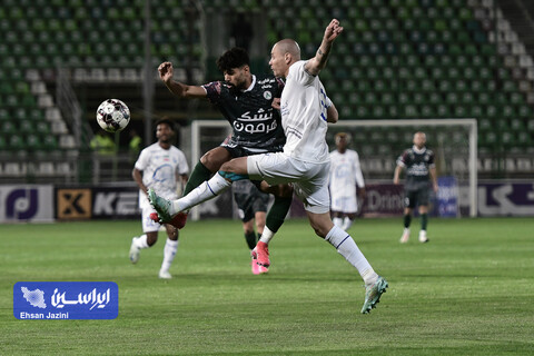 تقسیم امتیازات ذوب‌آهن و استقلال در آخرین بازی سال