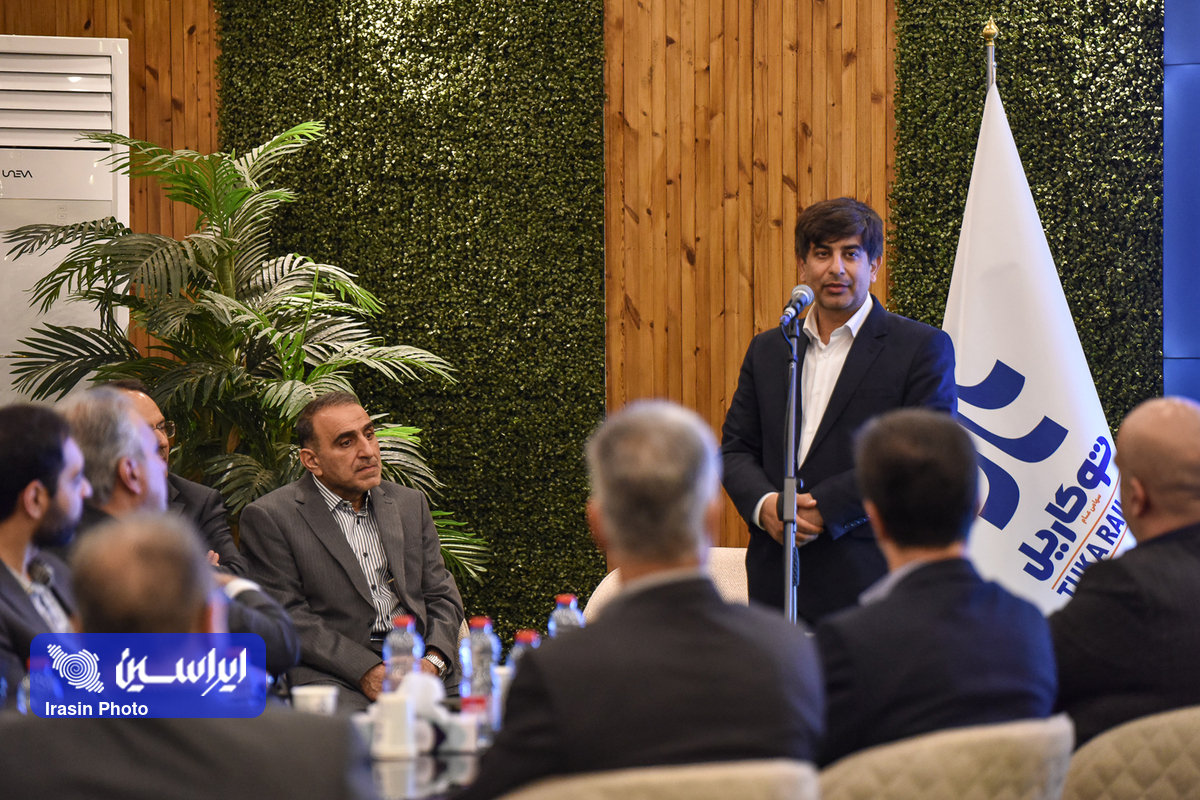 یکی از برنامه‌های استراتژیک فولاد مبارکه نفش‌آفرینی در توسعه شبکه ریلی کشور است/ استفاده از ۶۱ درصد ظرفیت ریلی کشور برای ورود بار به فولاد مبارکه