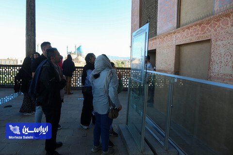 مسافران نوروزی در میدان نقش جهان اصفهان