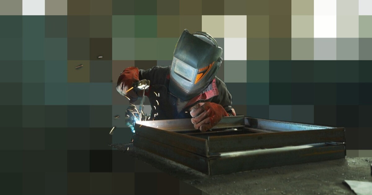 ابتکار نظامی جبهه فولادی اوکراین برای تولید انبوه سپرهای حفاظتی خودروهای زرهی Stryker 