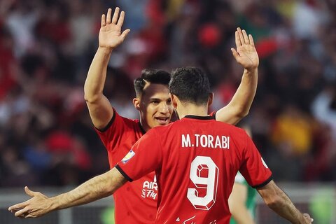 کامبک تراکتور مقابل استقلال؛ صدر جدول قرمز باقی ماند