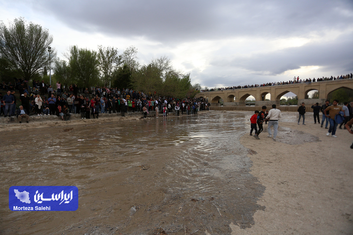 خروجی سد زاینده‌رود افزایش یافت