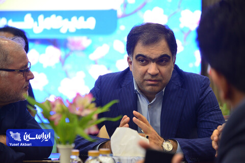 نشست‌ نوروزی مدیرعامل گروه فولاد مبارکه با مدیران عامل شرکت‌های زیرمجموعه، ذینفعان و شرکای کسب و کار