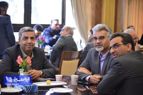 نشست‌ نوروزی مدیرعامل گروه فولاد مبارکه با مدیران عامل شرکت‌های زیرمجموعه، ذینفعان و شرکای کسب و کار