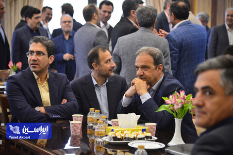 نشست‌ نوروزی مدیرعامل گروه فولاد مبارکه با مدیران عامل شرکت‌های زیرمجموعه، ذینفعان و شرکای کسب و کار