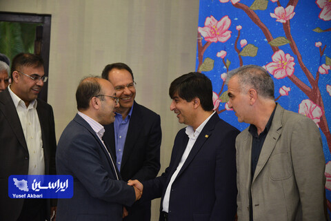 نشست‌ نوروزی مدیرعامل گروه فولاد مبارکه با مدیران عامل شرکت‌های زیرمجموعه، ذینفعان و شرکای کسب و کار