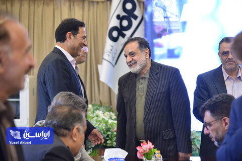 نشست‌ نوروزی مدیرعامل گروه فولاد مبارکه با مدیران عامل شرکت‌های زیرمجموعه، ذینفعان و شرکای کسب و کار