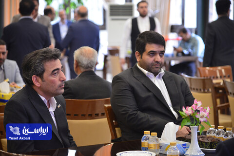 نشست‌ نوروزی مدیرعامل گروه فولاد مبارکه با مدیران عامل شرکت‌های زیرمجموعه، ذینفعان و شرکای کسب و کار