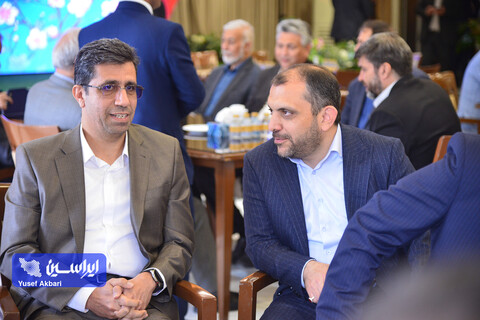 نشست‌ نوروزی مدیرعامل گروه فولاد مبارکه با مدیران عامل شرکت‌های زیرمجموعه، ذینفعان و شرکای کسب و کار