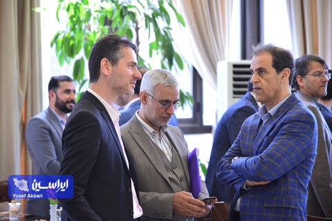 نشست‌ نوروزی مدیرعامل گروه فولاد مبارکه با مدیران عامل شرکت‌های زیرمجموعه، ذینفعان و شرکای کسب و کار