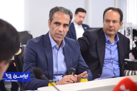 نشست مدیرعامل گروه فولاد مبارکه با مسئولین شرکت صناپ