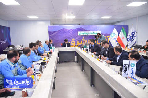 نشست مدیرعامل گروه فولاد مبارکه با مسئولین شرکت صناپ