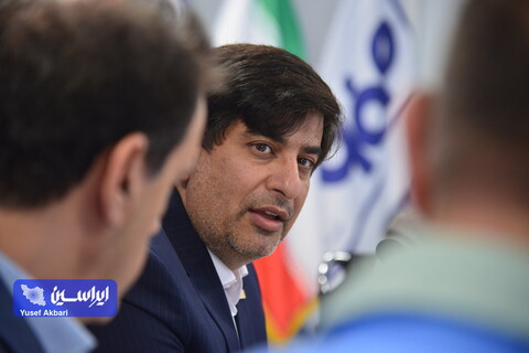 نشست مدیرعامل گروه فولاد مبارکه با مسئولین شرکت صناپ