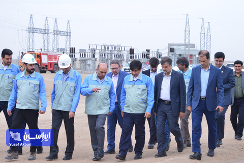 بازدید تخصصی مدیرعامل گروه فولاد مبارکه از بخش‌های مختلف نیروگاه خورشیدی آفتاب شرق