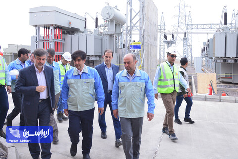 بازدید تخصصی مدیرعامل گروه فولاد مبارکه از بخش‌های مختلف نیروگاه خورشیدی آفتاب شرق
