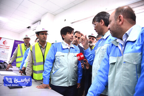 بازدید تخصصی مدیرعامل گروه فولاد مبارکه از بخش‌های مختلف نیروگاه خورشیدی آفتاب شرق