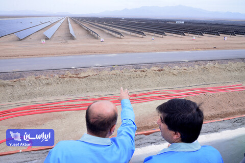 بازدید تخصصی مدیرعامل گروه فولاد مبارکه از بخش‌های مختلف نیروگاه خورشیدی آفتاب شرق