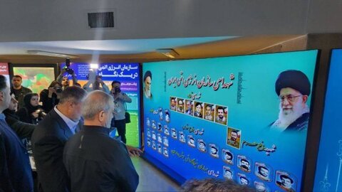 بازدید رئیس جمهور از نمایشگاه دستاوردهای صنعت هسته‌ای کشور